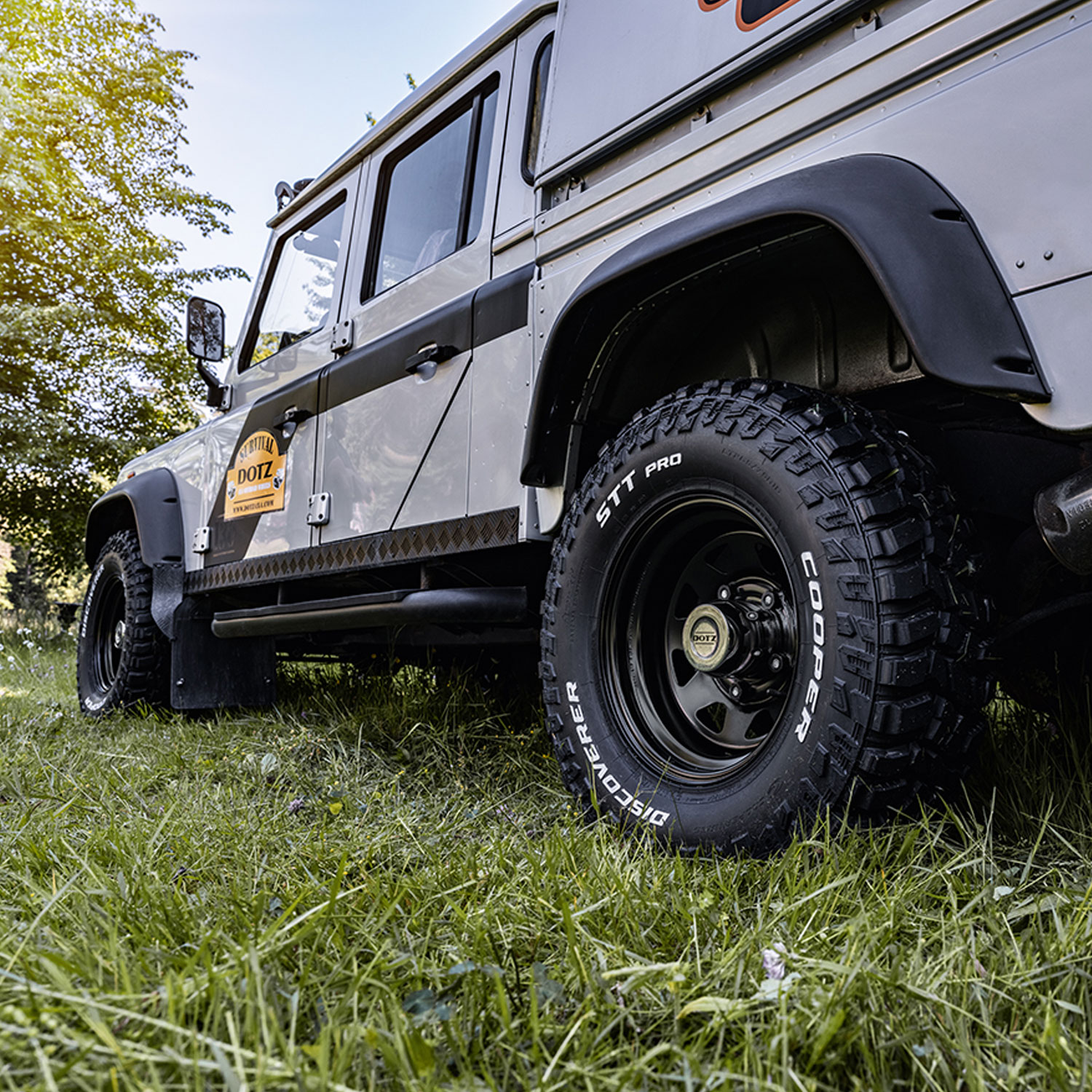DOTZ 4x4 Extreme dark 8.0x17 ET-30 6x139.7 17